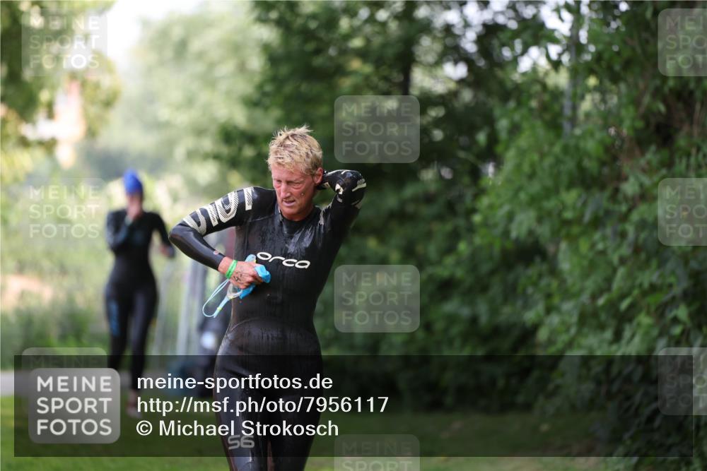 15.06.2025 - 7 Türme Triathlon Michael Strokosch http://msf.ph/oto/7956117 15.06.2025 12:35:12 Schwimmen 420, 532, 533 meine-sportfotos.de