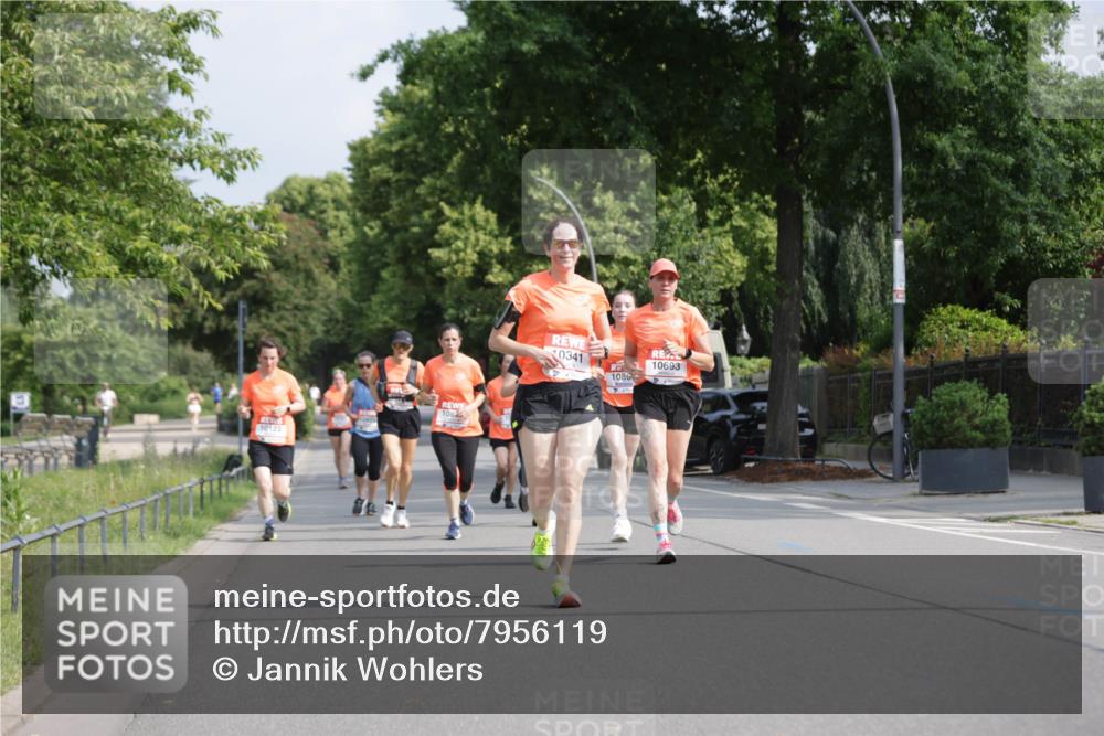 15.06.2025 - REWE Women's Run Jannik Wohlers http://msf.ph/oto/7956119 15.06.2025 08:51:42 Laufen 10123, 1082, 0341, 1086, 10693 meine-sportfotos.de