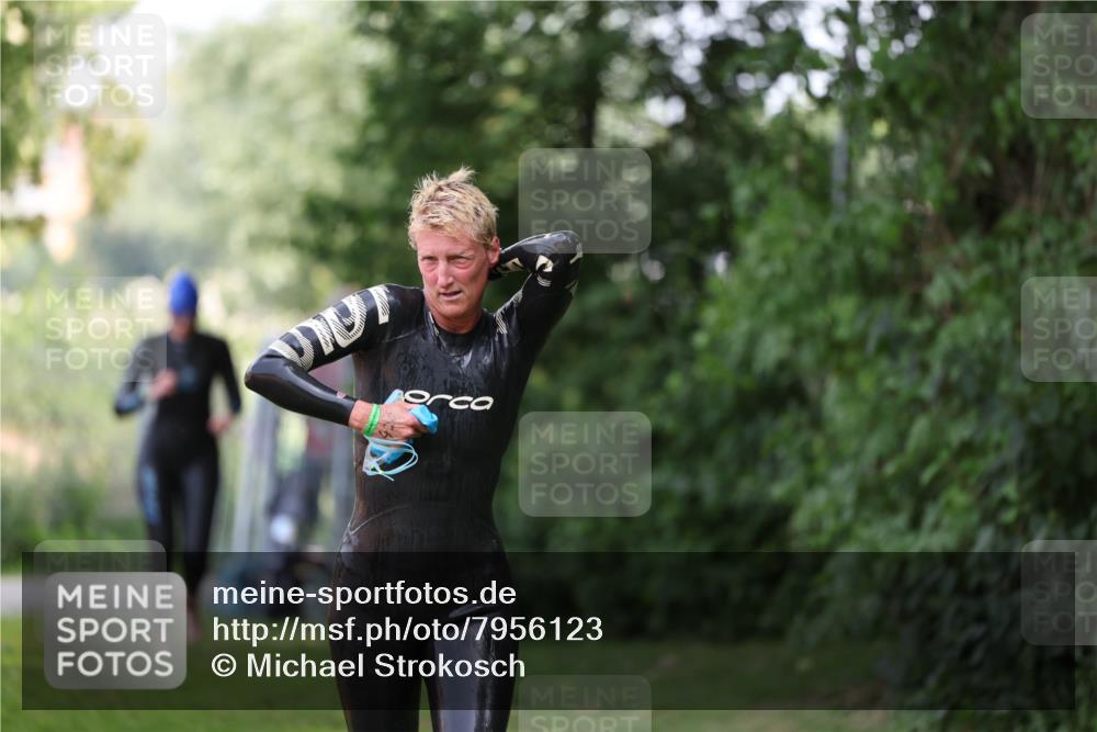 15.06.2025 - 7 Türme Triathlon Michael Strokosch http://msf.ph/oto/7956123 15.06.2025 12:35:12 Schwimmen 420, 532, 533 meine-sportfotos.de