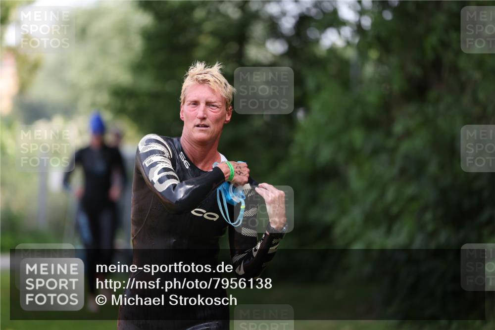 15.06.2025 - 7 Türme Triathlon Michael Strokosch http://msf.ph/oto/7956138 15.06.2025 12:35:14 Schwimmen 408, 420, 532, 533 meine-sportfotos.de