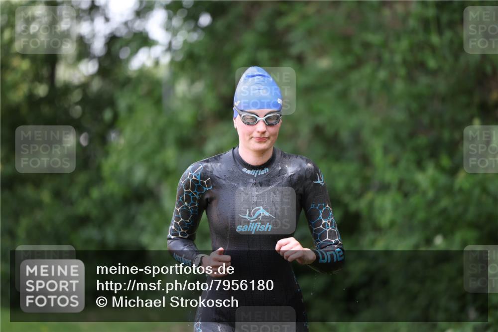 15.06.2025 - 7 Türme Triathlon Michael Strokosch http://msf.ph/oto/7956180 15.06.2025 12:35:20 Schwimmen 408, 420, 532, 533 meine-sportfotos.de