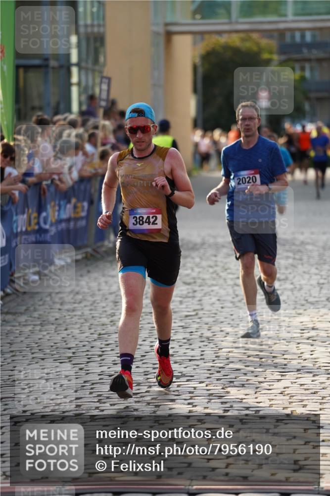 13.06.2025 - Holstenköstenlauf Felixshl http://msf.ph/oto/7956190 13.06.2025 19:46:58 Laufen 2020, 2156, 2468, 3842 meine-sportfotos.de