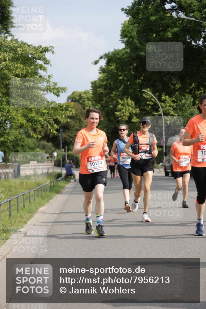 15.06.2025 - REWE Women's Run Jannik Wohlers http://msf.ph/oto/7956213 15.06.2025 08:51:45 Laufen 10123 meine-sportfotos.de