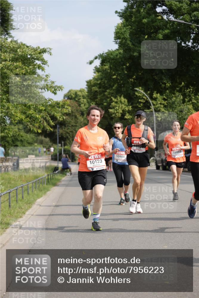 15.06.2025 - REWE Women's Run Jannik Wohlers http://msf.ph/oto/7956223 15.06.2025 08:51:45 Laufen 10809, 10123, 10569 meine-sportfotos.de
