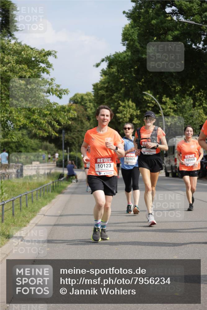 15.06.2025 - REWE Women's Run Jannik Wohlers http://msf.ph/oto/7956234 15.06.2025 08:51:46 Laufen 10123, 10809, 10569 meine-sportfotos.de