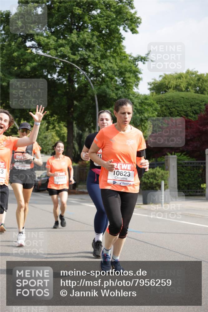 15.06.2025 - REWE Women's Run Jannik Wohlers http://msf.ph/oto/7956259 15.06.2025 08:51:46 Laufen 3, 10569, 10823 meine-sportfotos.de