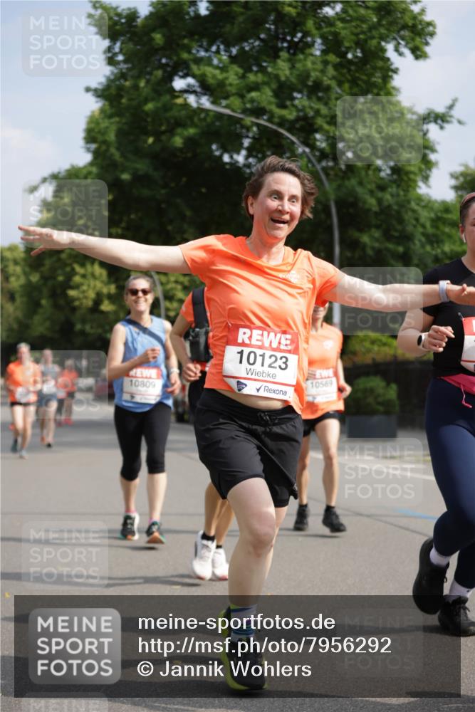 15.06.2025 - REWE Women's Run Jannik Wohlers http://msf.ph/oto/7956292 15.06.2025 08:51:47 Laufen 10809, 10123, 10569 meine-sportfotos.de