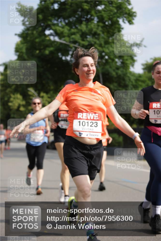 15.06.2025 - REWE Women's Run Jannik Wohlers http://msf.ph/oto/7956300 15.06.2025 08:51:47 Laufen 10123 meine-sportfotos.de
