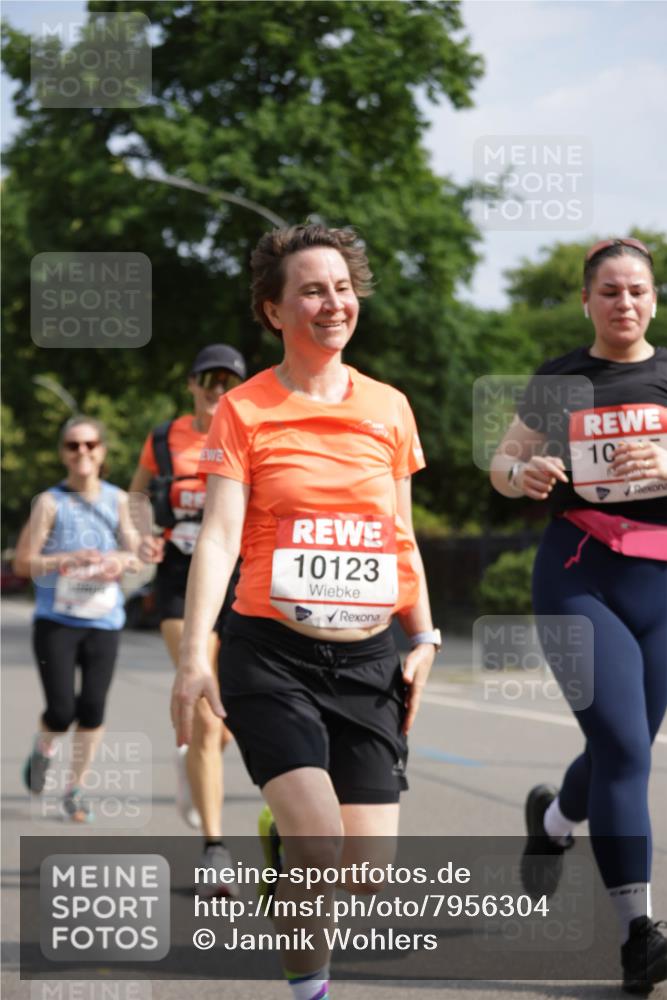 15.06.2025 - REWE Women's Run Jannik Wohlers http://msf.ph/oto/7956304 15.06.2025 08:51:47 Laufen 10123, 10 meine-sportfotos.de