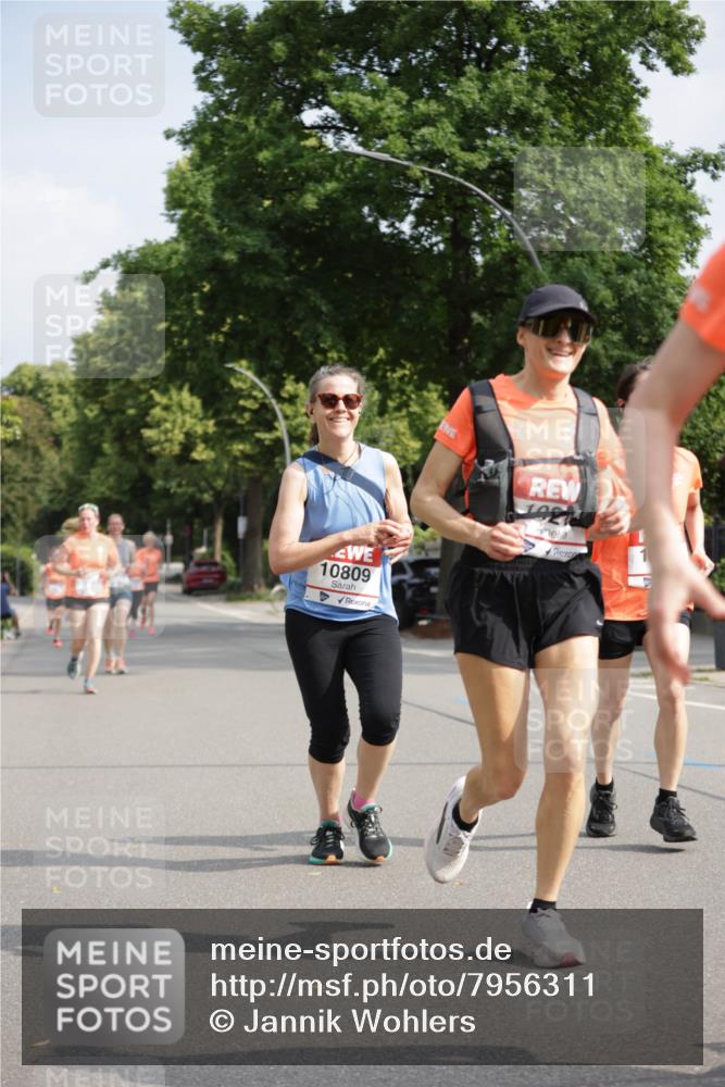 15.06.2025 - REWE Women's Run Jannik Wohlers http://msf.ph/oto/7956311 15.06.2025 08:51:48 Laufen 10809, 1021 meine-sportfotos.de