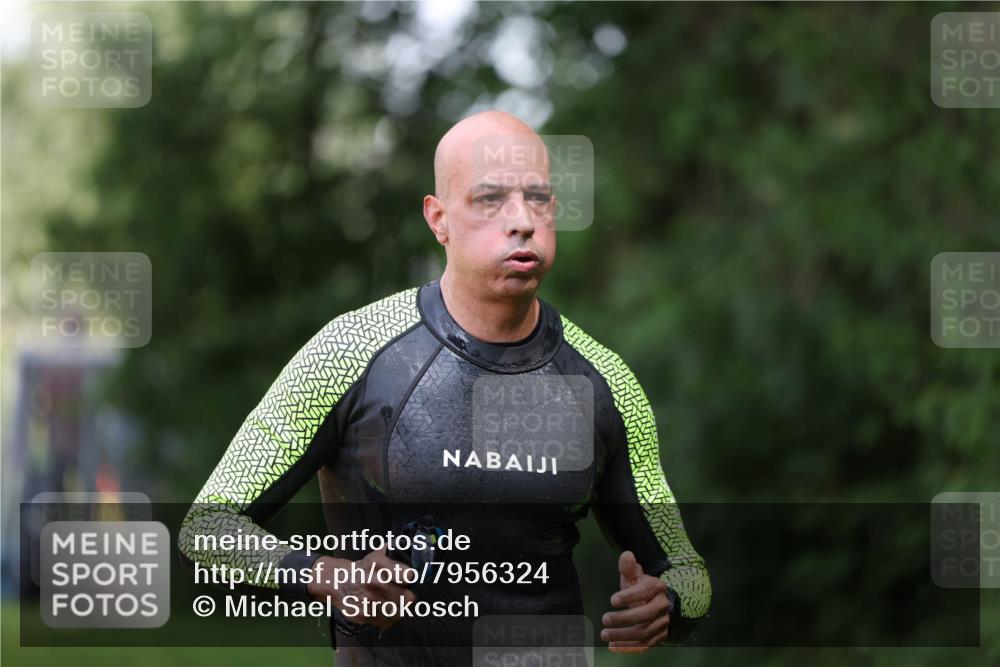 15.06.2025 - 7 Türme Triathlon Michael Strokosch http://msf.ph/oto/7956324 15.06.2025 12:36:00 Schwimmen 555, 593, 607 meine-sportfotos.de