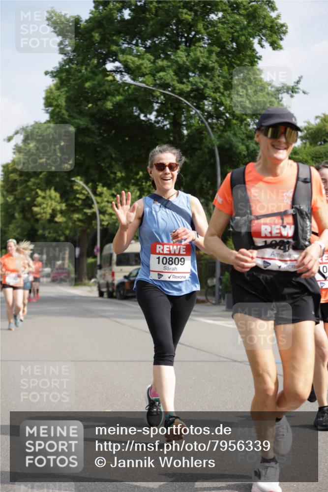 15.06.2025 - REWE Women's Run Jannik Wohlers http://msf.ph/oto/7956339 15.06.2025 08:51:48 Laufen 10809 meine-sportfotos.de