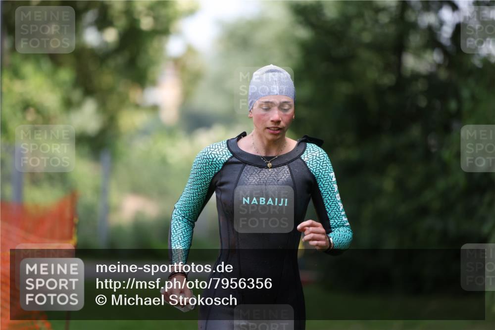 15.06.2025 - 7 Türme Triathlon Michael Strokosch http://msf.ph/oto/7956356 15.06.2025 12:36:10 Schwimmen 555, 581, 607 meine-sportfotos.de
