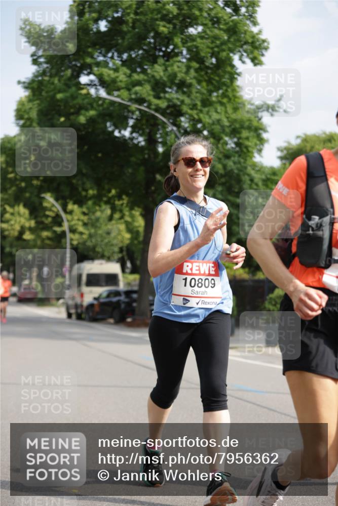 15.06.2025 - REWE Women's Run Jannik Wohlers http://msf.ph/oto/7956362 15.06.2025 08:51:48 Laufen 10809 meine-sportfotos.de
