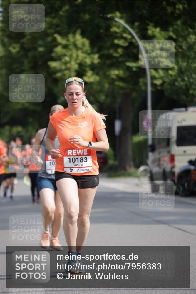 15.06.2025 - REWE Women's Run Jannik Wohlers http://msf.ph/oto/7956383 15.06.2025 08:51:50 Laufen 10, 10183 meine-sportfotos.de