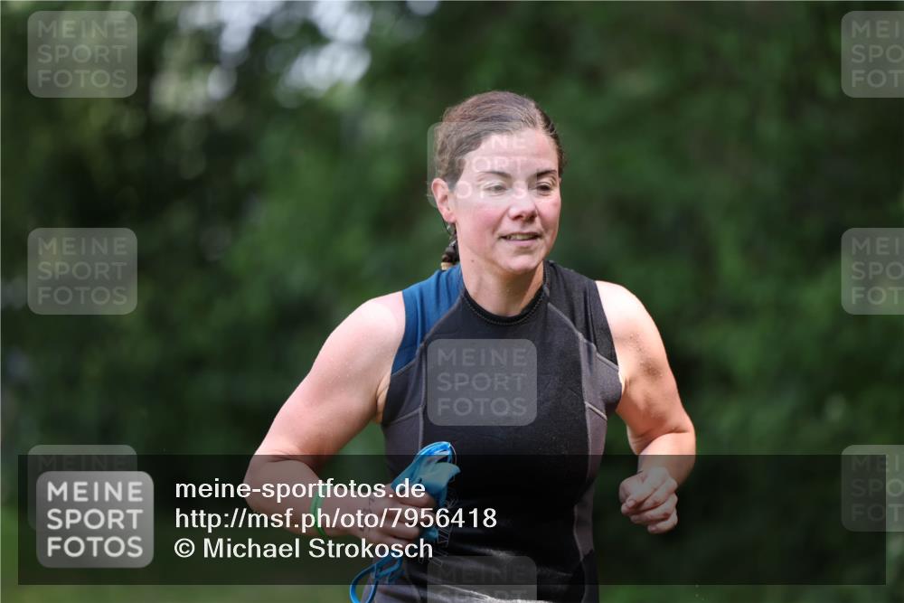 15.06.2025 - 7 Türme Triathlon Michael Strokosch http://msf.ph/oto/7956418 15.06.2025 12:36:25 Schwimmen 581 meine-sportfotos.de