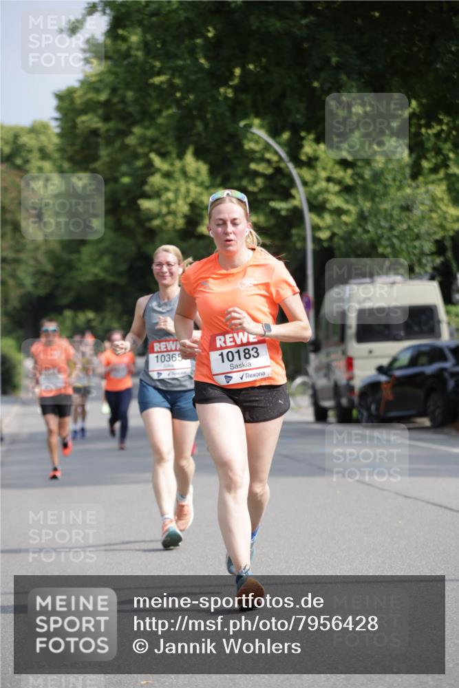 15.06.2025 - REWE Women's Run Jannik Wohlers http://msf.ph/oto/7956428 15.06.2025 08:51:51 Laufen 10365, 10183 meine-sportfotos.de