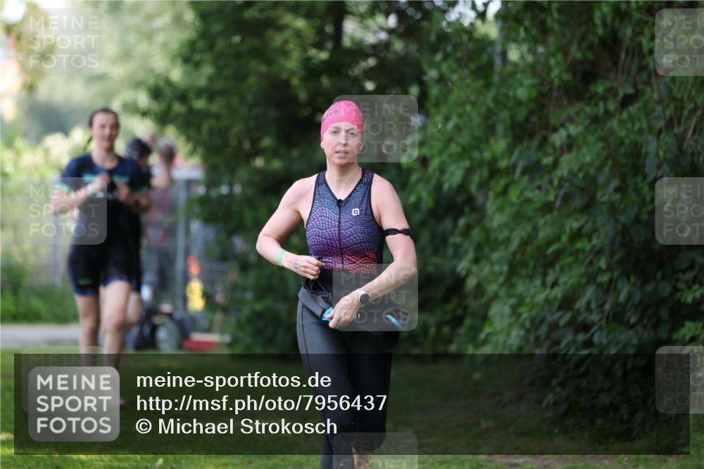 15.06.2025 - 7 Türme Triathlon Michael Strokosch http://msf.ph/oto/7956437 15.06.2025 12:36:45 Schwimmen 429, 514, 584, 666 meine-sportfotos.de