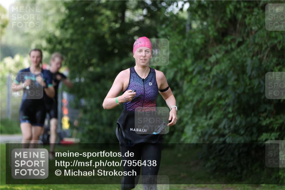 15.06.2025 - 7 Türme Triathlon Michael Strokosch http://msf.ph/oto/7956438 15.06.2025 12:36:45 Schwimmen 429, 514, 584, 666 meine-sportfotos.de