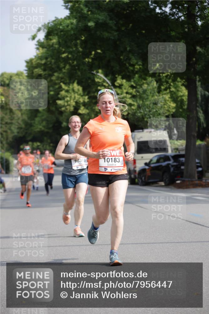 15.06.2025 - REWE Women's Run Jannik Wohlers http://msf.ph/oto/7956447 15.06.2025 08:51:51 Laufen 10365, 10183 meine-sportfotos.de