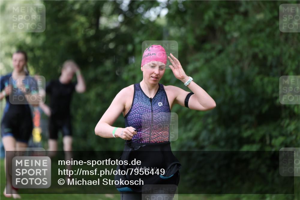 15.06.2025 - 7 Türme Triathlon Michael Strokosch http://msf.ph/oto/7956449 15.06.2025 12:36:46 Schwimmen 429, 514, 584, 645, 666 meine-sportfotos.de