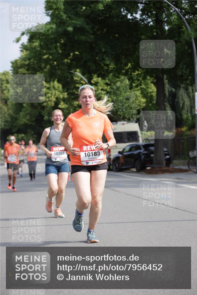 15.06.2025 - REWE Women's Run Jannik Wohlers http://msf.ph/oto/7956452 15.06.2025 08:51:51 Laufen 10365, 10183 meine-sportfotos.de