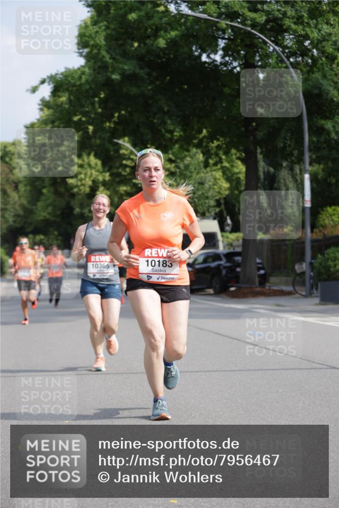 15.06.2025 - REWE Women's Run Jannik Wohlers http://msf.ph/oto/7956467 15.06.2025 08:51:51 Laufen 10365, 10183 meine-sportfotos.de