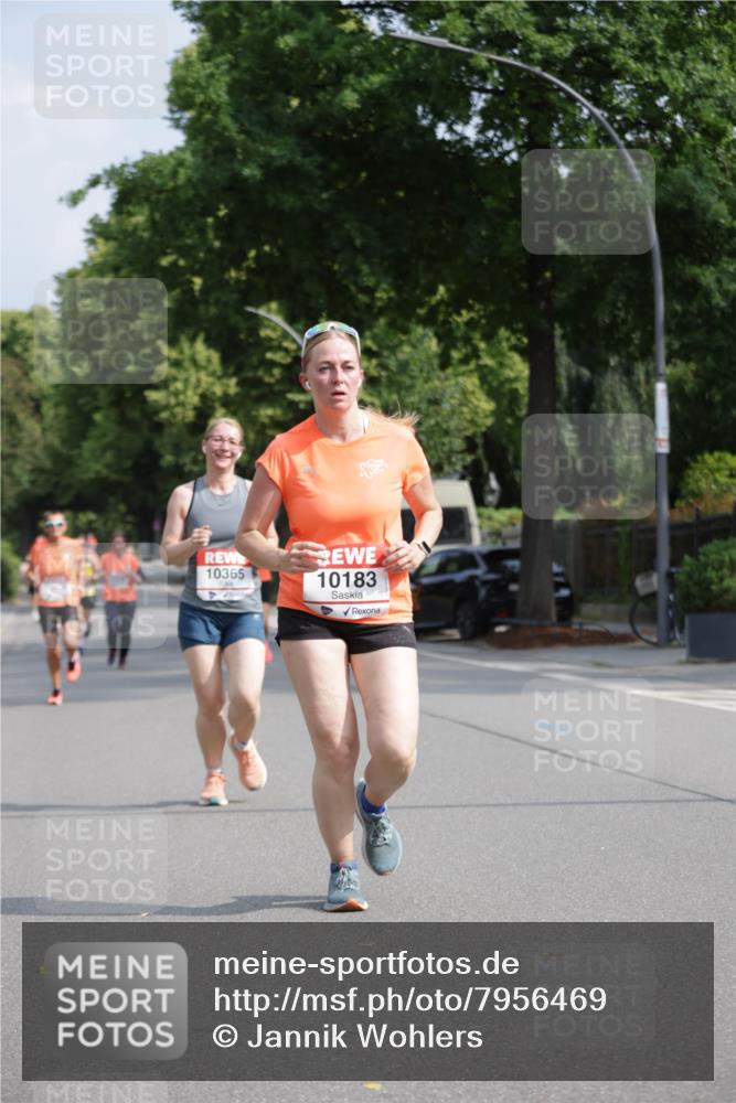 15.06.2025 - REWE Women's Run Jannik Wohlers http://msf.ph/oto/7956469 15.06.2025 08:51:51 Laufen 10365, 10183 meine-sportfotos.de