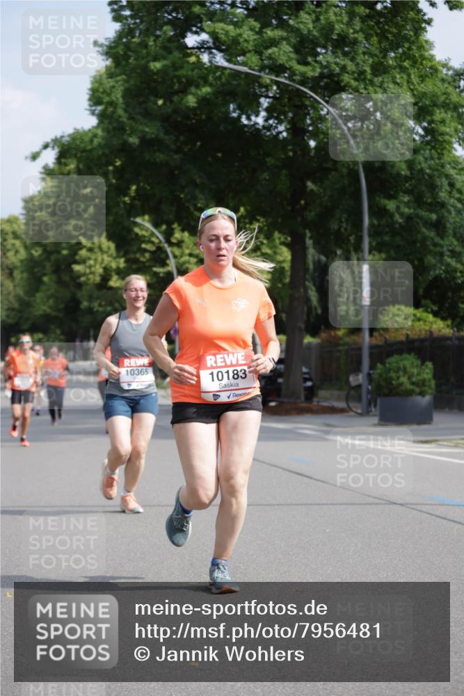 15.06.2025 - REWE Women's Run Jannik Wohlers http://msf.ph/oto/7956481 15.06.2025 08:51:52 Laufen 10365, 10183 meine-sportfotos.de