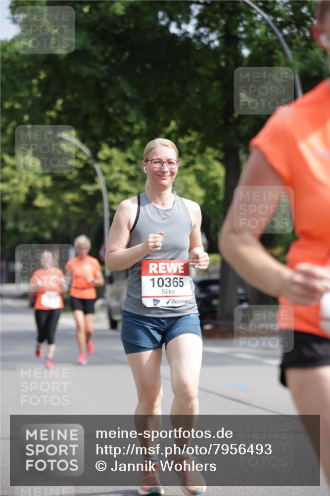 15.06.2025 - REWE Women's Run Jannik Wohlers http://msf.ph/oto/7956493 15.06.2025 08:51:53 Laufen 10365 meine-sportfotos.de
