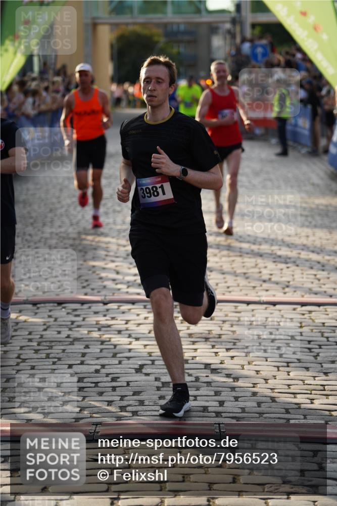 13.06.2025 - Holstenköstenlauf Felixshl http://msf.ph/oto/7956523 13.06.2025 19:47:17 Laufen 2002, 2229, 2692, 3025, 3886, 3955, 3981 meine-sportfotos.de