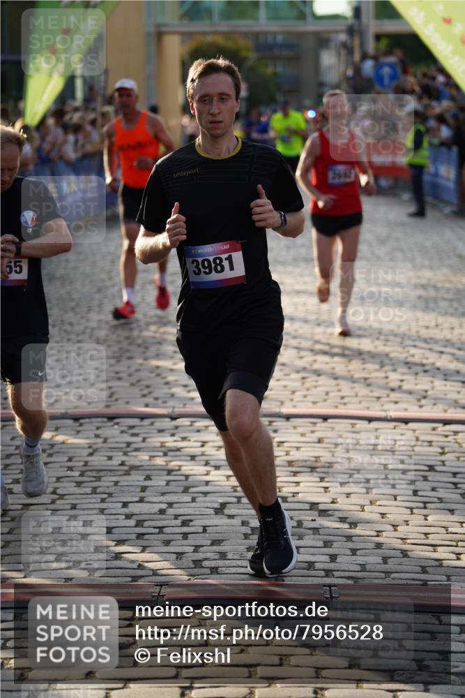 13.06.2025 - Holstenköstenlauf Felixshl http://msf.ph/oto/7956528 13.06.2025 19:47:17 Laufen 2002, 2229, 2692, 3025, 3886, 3955, 3981 meine-sportfotos.de
