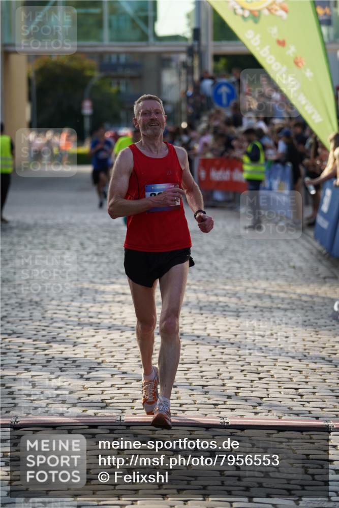 13.06.2025 - Holstenköstenlauf Felixshl http://msf.ph/oto/7956553 13.06.2025 19:47:18 Laufen 2002, 2229, 2692, 2754, 3025, 3886, 3955, 3981 meine-sportfotos.de