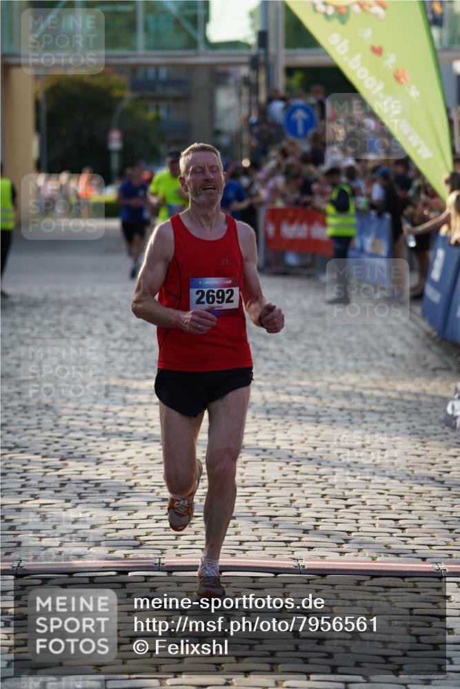 13.06.2025 - Holstenköstenlauf Felixshl http://msf.ph/oto/7956561 13.06.2025 19:47:18 Laufen 2002, 2229, 2692, 2754, 3025, 3886, 3955, 3981 meine-sportfotos.de