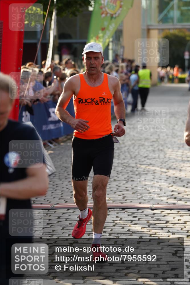 13.06.2025 - Holstenköstenlauf Felixshl http://msf.ph/oto/7956592 13.06.2025 19:47:20 Laufen 2002, 2229, 2692, 2754, 3025, 3886, 3955, 3981 meine-sportfotos.de