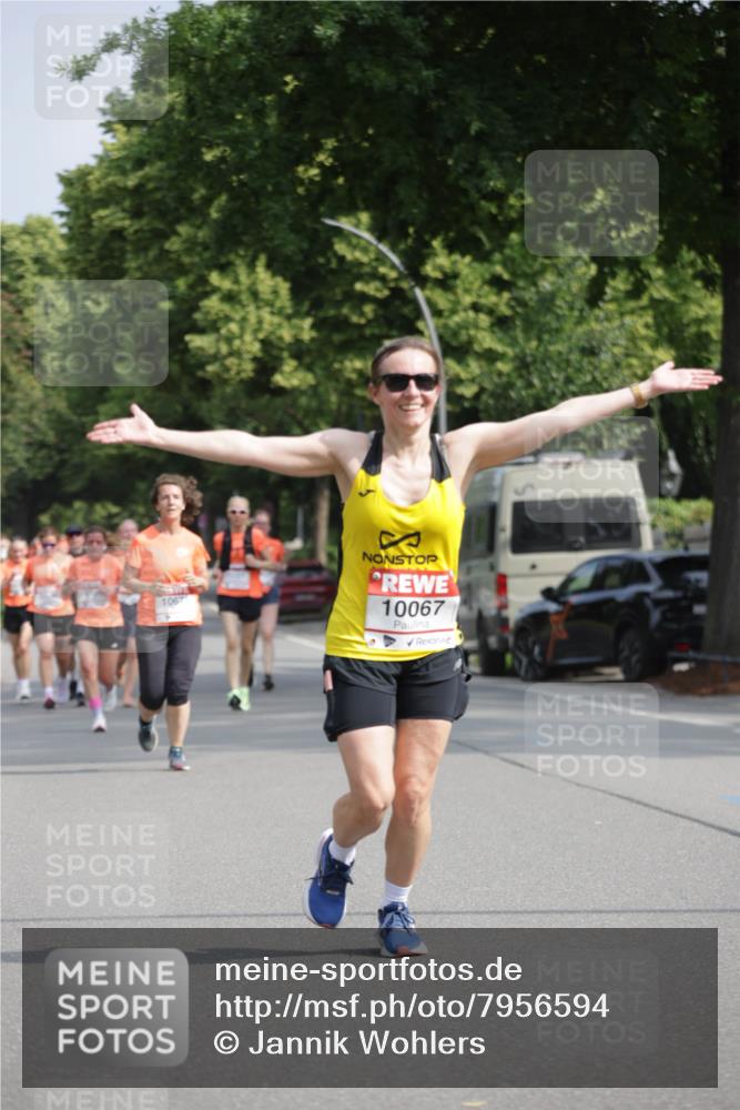 15.06.2025 - REWE Women's Run Jannik Wohlers http://msf.ph/oto/7956594 15.06.2025 08:52:01 Laufen 1067, 10067 meine-sportfotos.de