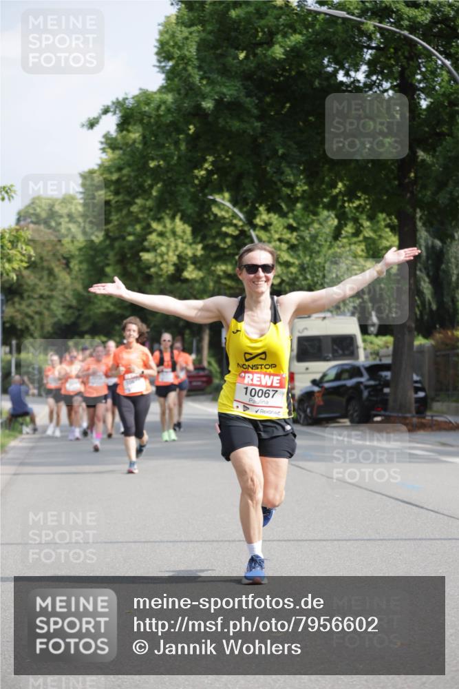 15.06.2025 - REWE Women's Run Jannik Wohlers http://msf.ph/oto/7956602 15.06.2025 08:52:01 Laufen 10067 meine-sportfotos.de