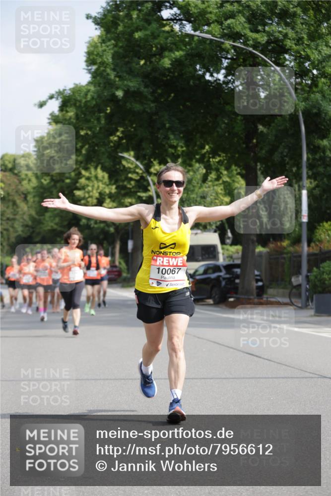 15.06.2025 - REWE Women's Run Jannik Wohlers http://msf.ph/oto/7956612 15.06.2025 08:52:02 Laufen 10067 meine-sportfotos.de