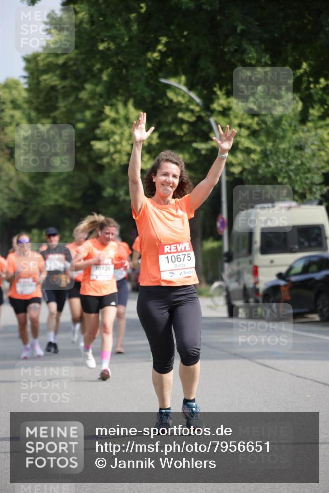 15.06.2025 - REWE Women's Run Jannik Wohlers http://msf.ph/oto/7956651 15.06.2025 08:52:04 Laufen 10126, 10675 meine-sportfotos.de