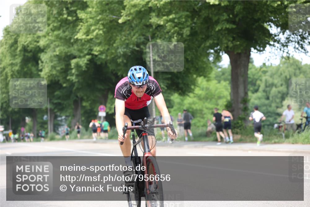 15.06.2025 - 7 Türme Triathlon Yannick Fuchs http://msf.ph/oto/7956656 15.06.2025 13:40:41 Radfahren 403, 526, 928 meine-sportfotos.de