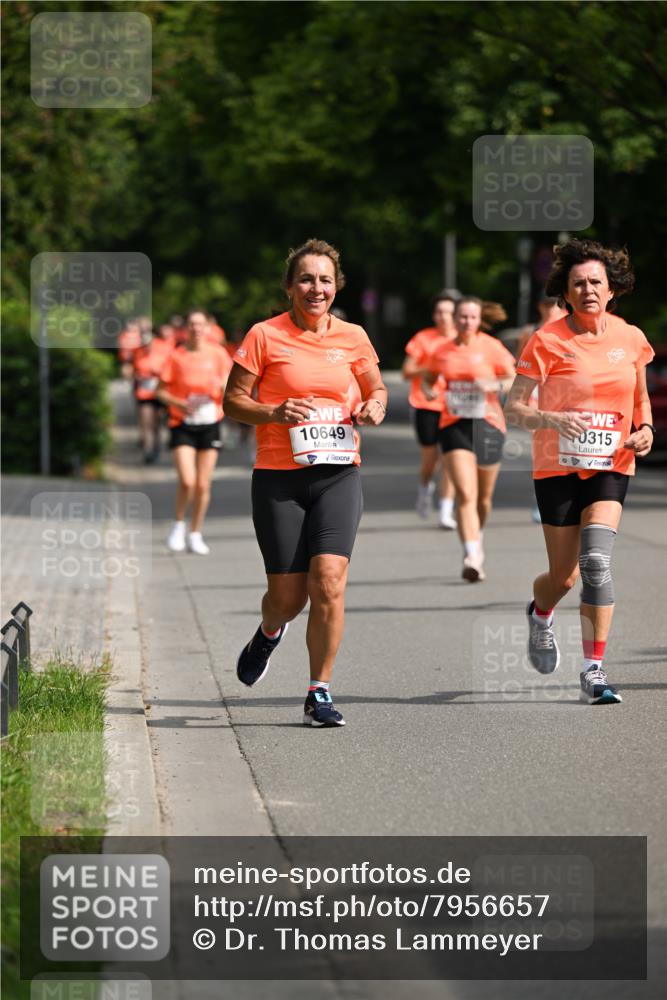 15.06.2025 - REWE Women's Run Dr. Thomas Lammeyer http://msf.ph/oto/7956657 15.06.2025 09:46:54 Laufen 10649, 0315 meine-sportfotos.de