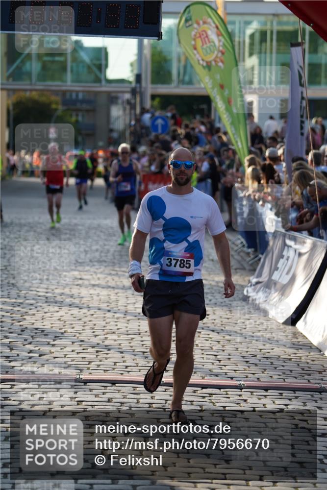 13.06.2025 - Holstenköstenlauf Felixshl http://msf.ph/oto/7956670 13.06.2025 19:47:32 Laufen 2639, 2795, 3785 meine-sportfotos.de