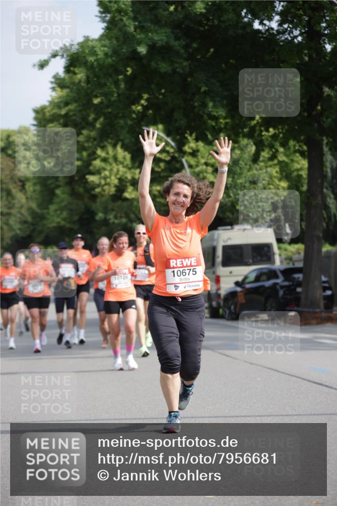 15.06.2025 - REWE Women's Run Jannik Wohlers http://msf.ph/oto/7956681 15.06.2025 08:52:05 Laufen 10126, 10675 meine-sportfotos.de