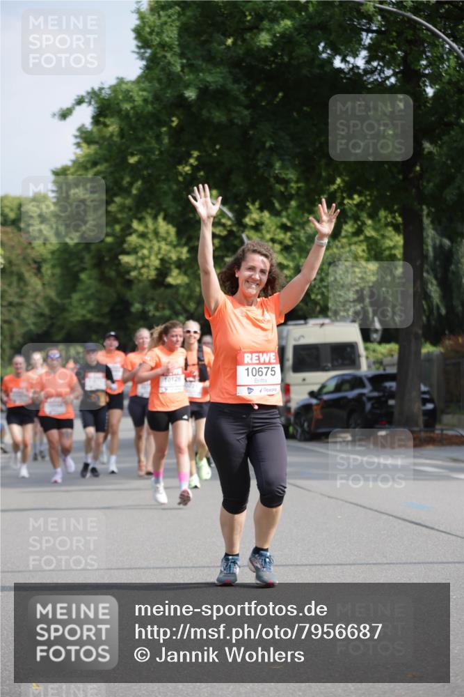 15.06.2025 - REWE Women's Run Jannik Wohlers http://msf.ph/oto/7956687 15.06.2025 08:52:05 Laufen 10126, 10675 meine-sportfotos.de
