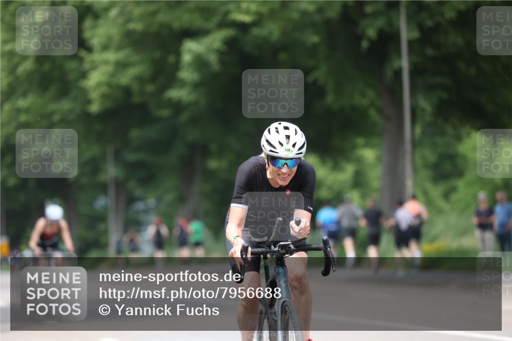 15.06.2025 - 7 Türme Triathlon Yannick Fuchs http://msf.ph/oto/7956688 15.06.2025 13:40:46 Radfahren 403, 526, 1007 meine-sportfotos.de