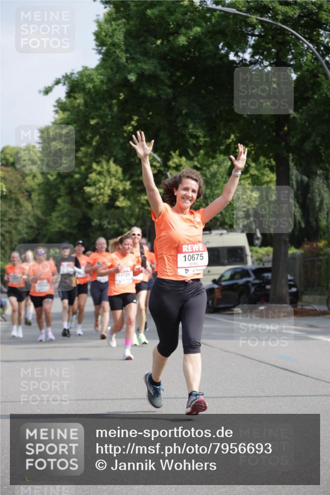 15.06.2025 - REWE Women's Run Jannik Wohlers http://msf.ph/oto/7956693 15.06.2025 08:52:05 Laufen 10675 meine-sportfotos.de