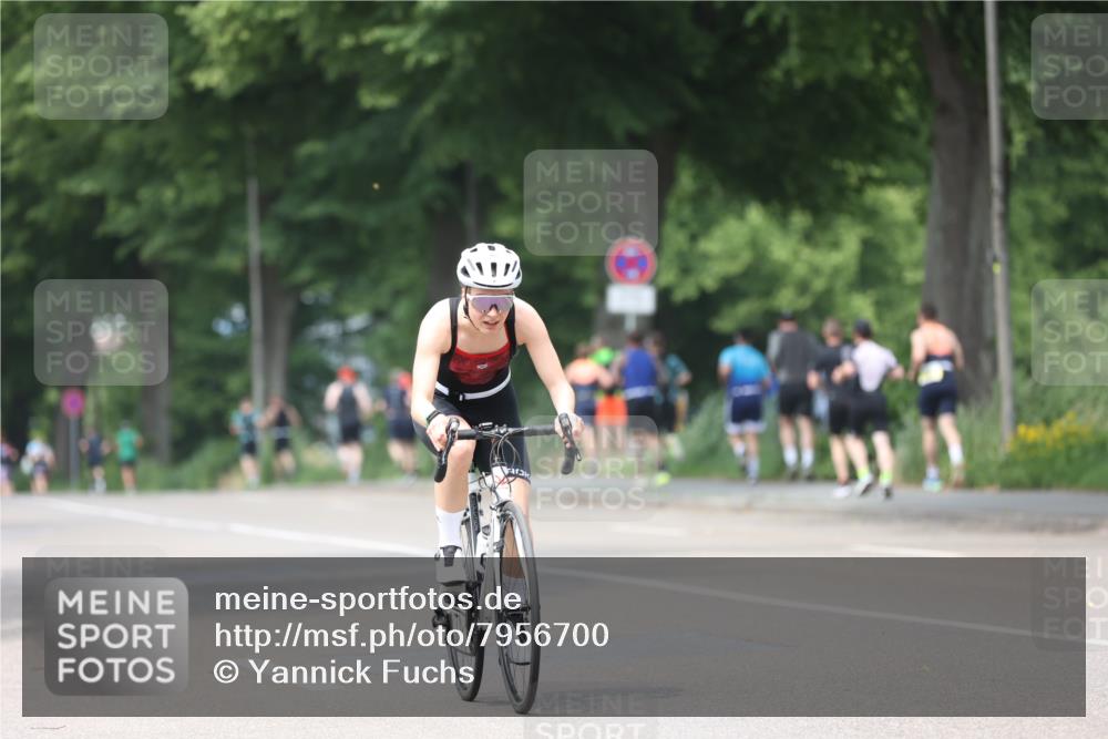 15.06.2025 - 7 Türme Triathlon Yannick Fuchs http://msf.ph/oto/7956700 15.06.2025 13:40:48 Radfahren 403, 526, 603, 1007 meine-sportfotos.de