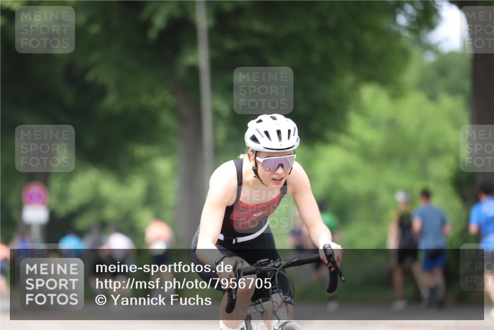 15.06.2025 - 7 Türme Triathlon Yannick Fuchs http://msf.ph/oto/7956705 15.06.2025 13:40:48 Radfahren 403, 526, 603, 1007 meine-sportfotos.de
