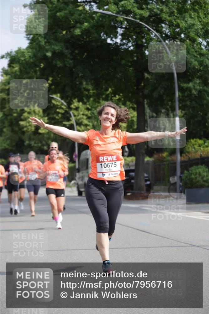15.06.2025 - REWE Women's Run Jannik Wohlers http://msf.ph/oto/7956716 15.06.2025 08:52:05 Laufen 10675 meine-sportfotos.de