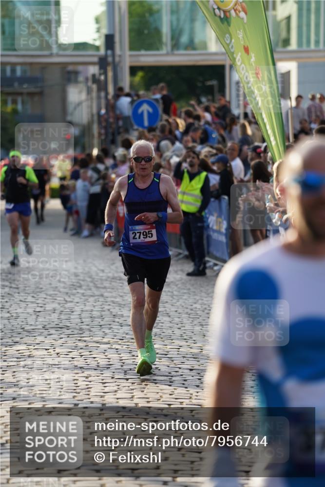 13.06.2025 - Holstenköstenlauf Felixshl http://msf.ph/oto/7956744 13.06.2025 19:47:34 Laufen 2639, 2795, 2858, 3785 meine-sportfotos.de